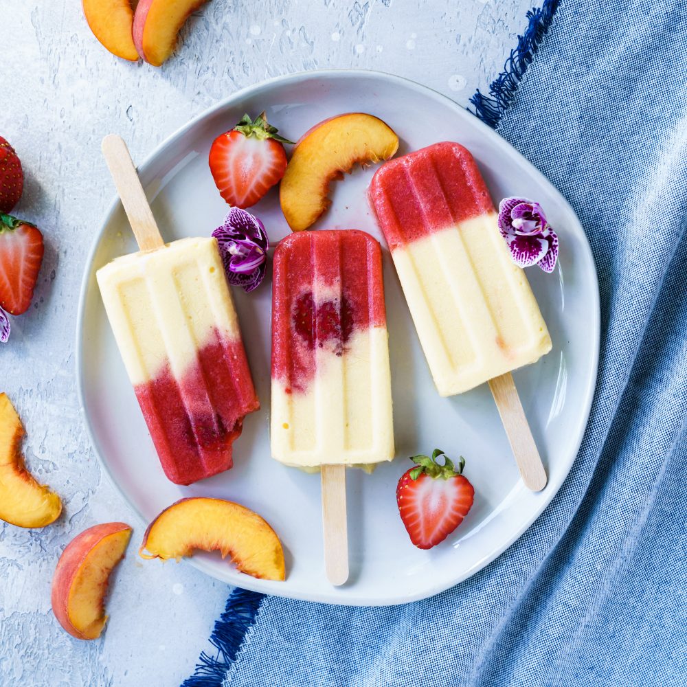 Kokosa peach strawberry pops